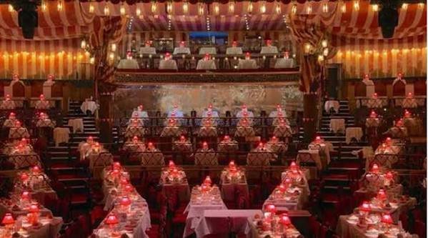 VIP DINNER SHOW AT THE