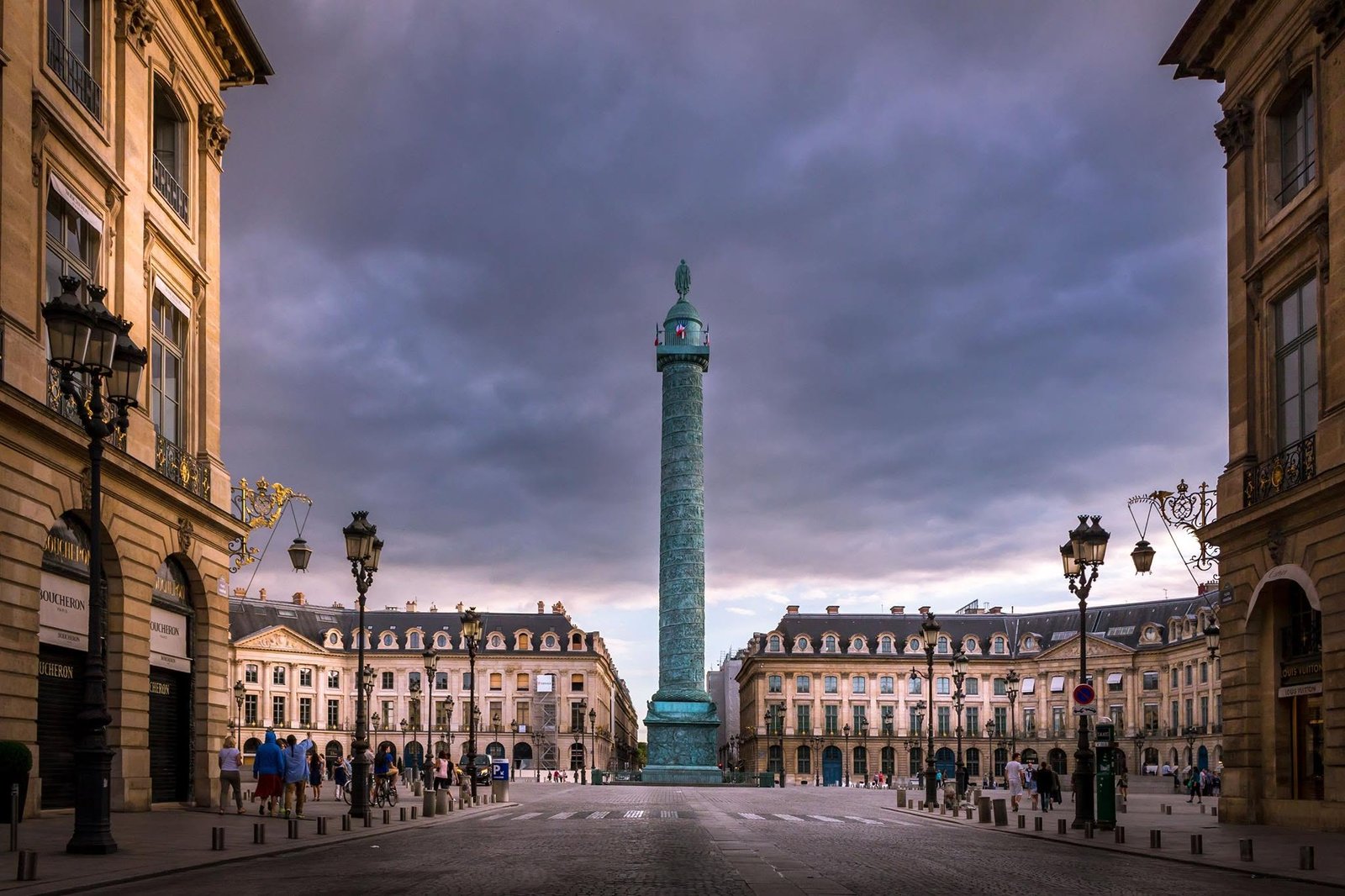 VIP SECRET PARIS HALF DAY  (4 hours)