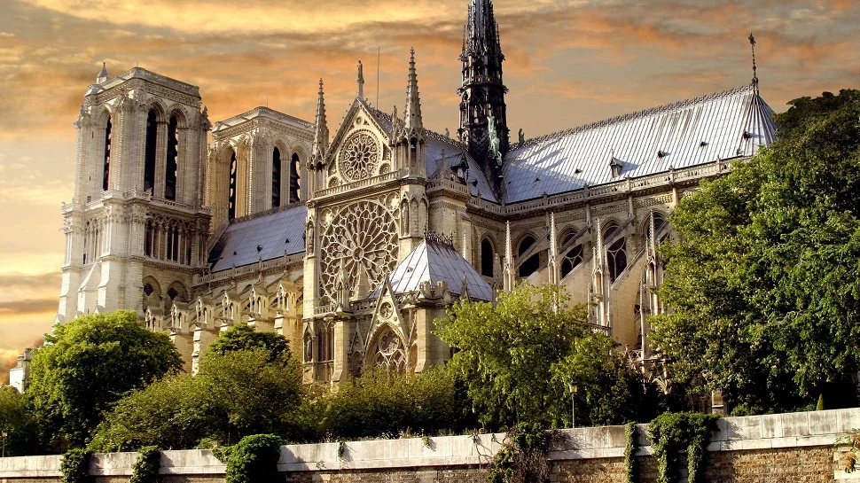 VIP CHARTRES AND ITS CATHEDRAL